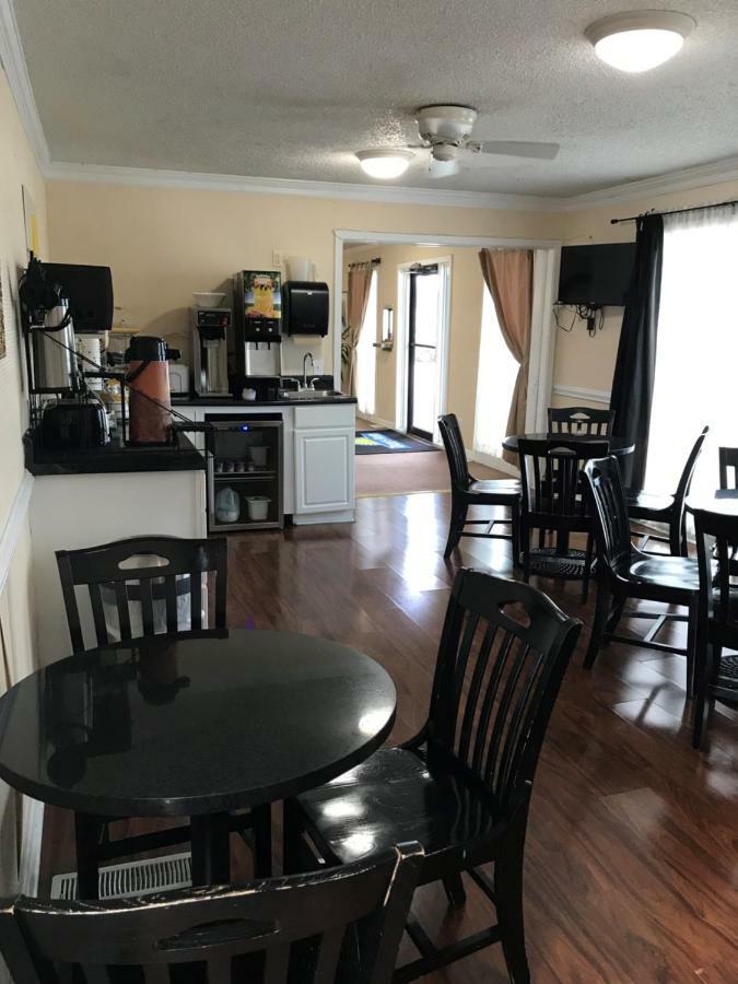 Days Inn By Wyndham Summerton Bagian luar foto